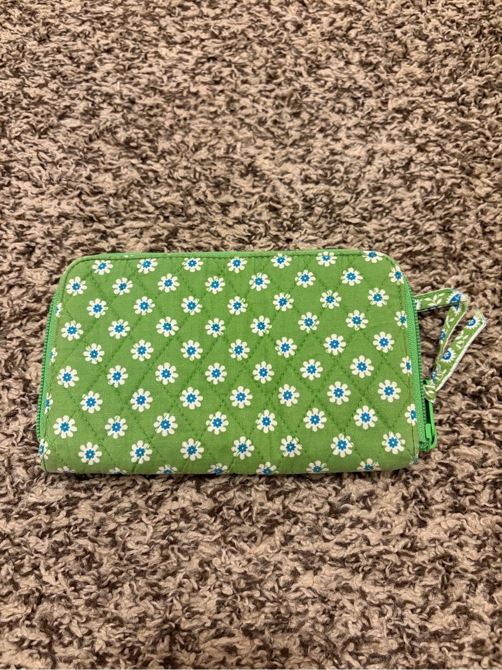 Vintage Vera Bradley Retired Apple Green Wallet